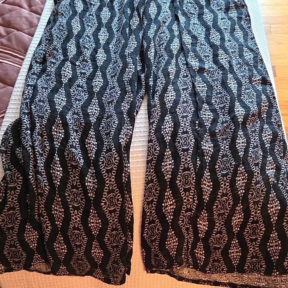 Stylish Black and White Leg Wrap Around Backless Jumpsuit - Picture 6 of 11